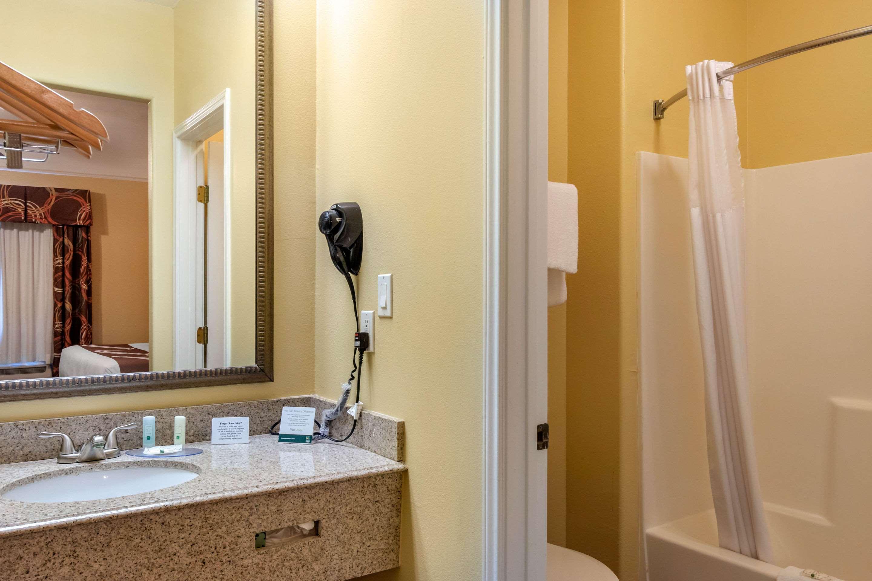 Quality Inn & Suites At The Outlets Mercedes-Weslaco Eksteriør billede