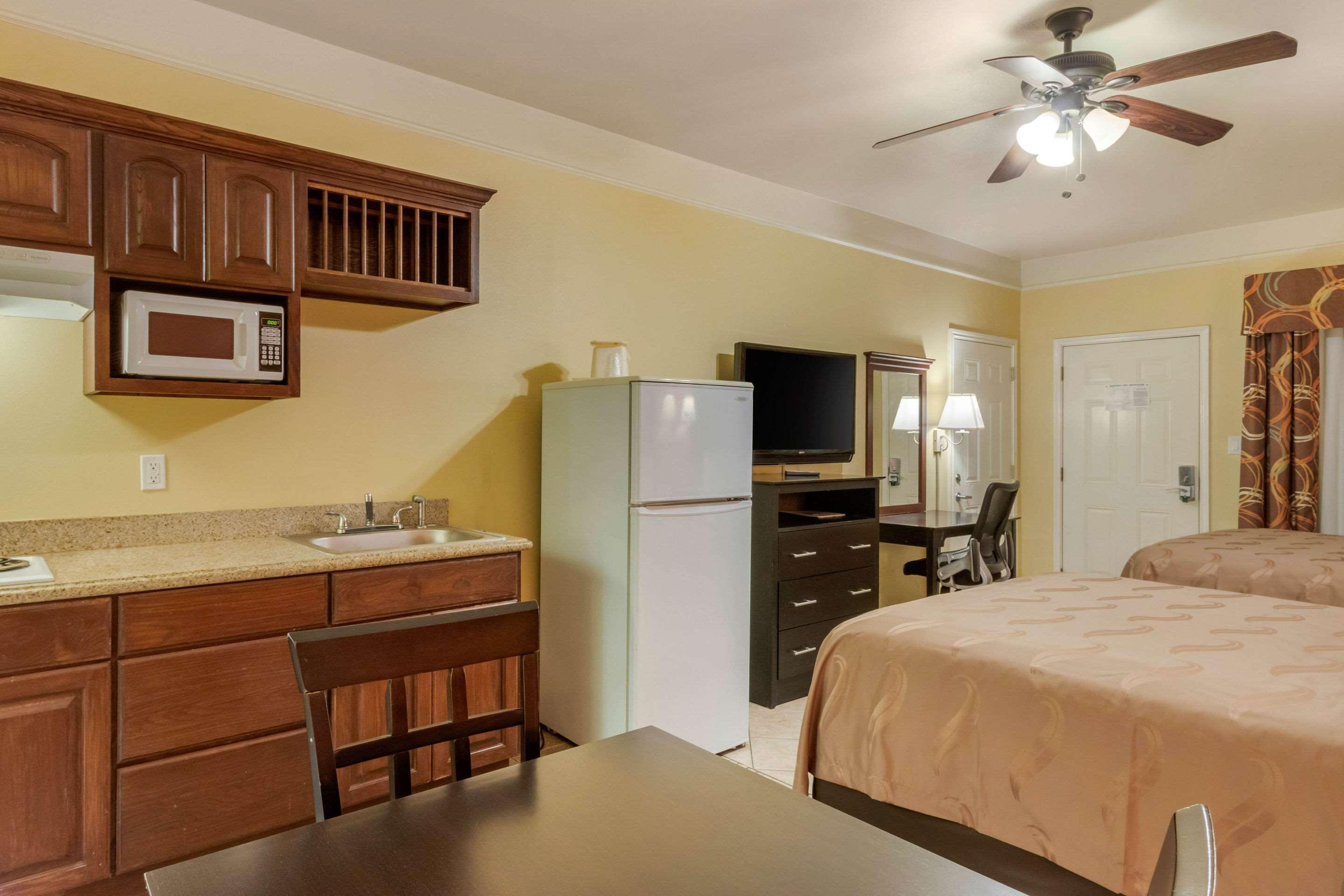 Quality Inn & Suites At The Outlets Mercedes-Weslaco Eksteriør billede