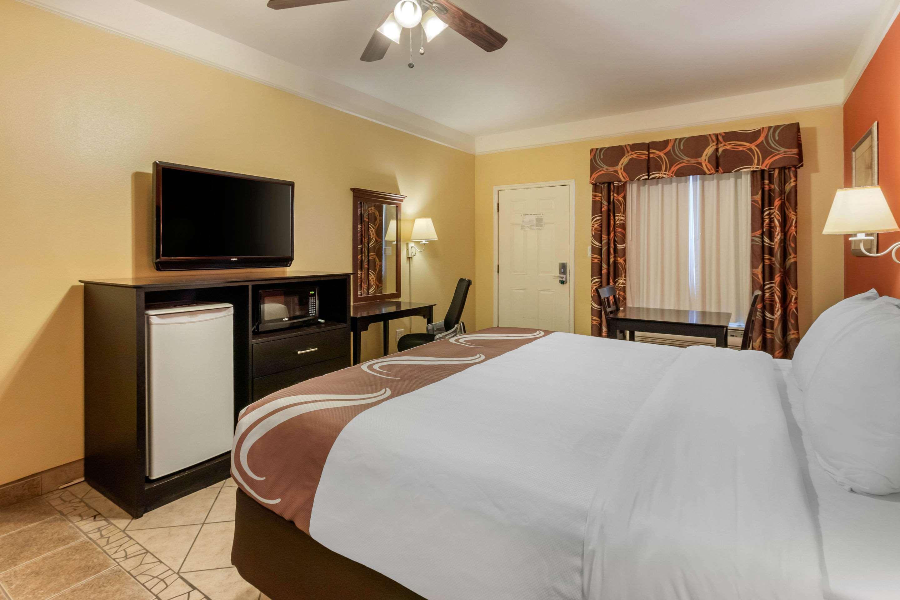 Quality Inn & Suites At The Outlets Mercedes-Weslaco Eksteriør billede