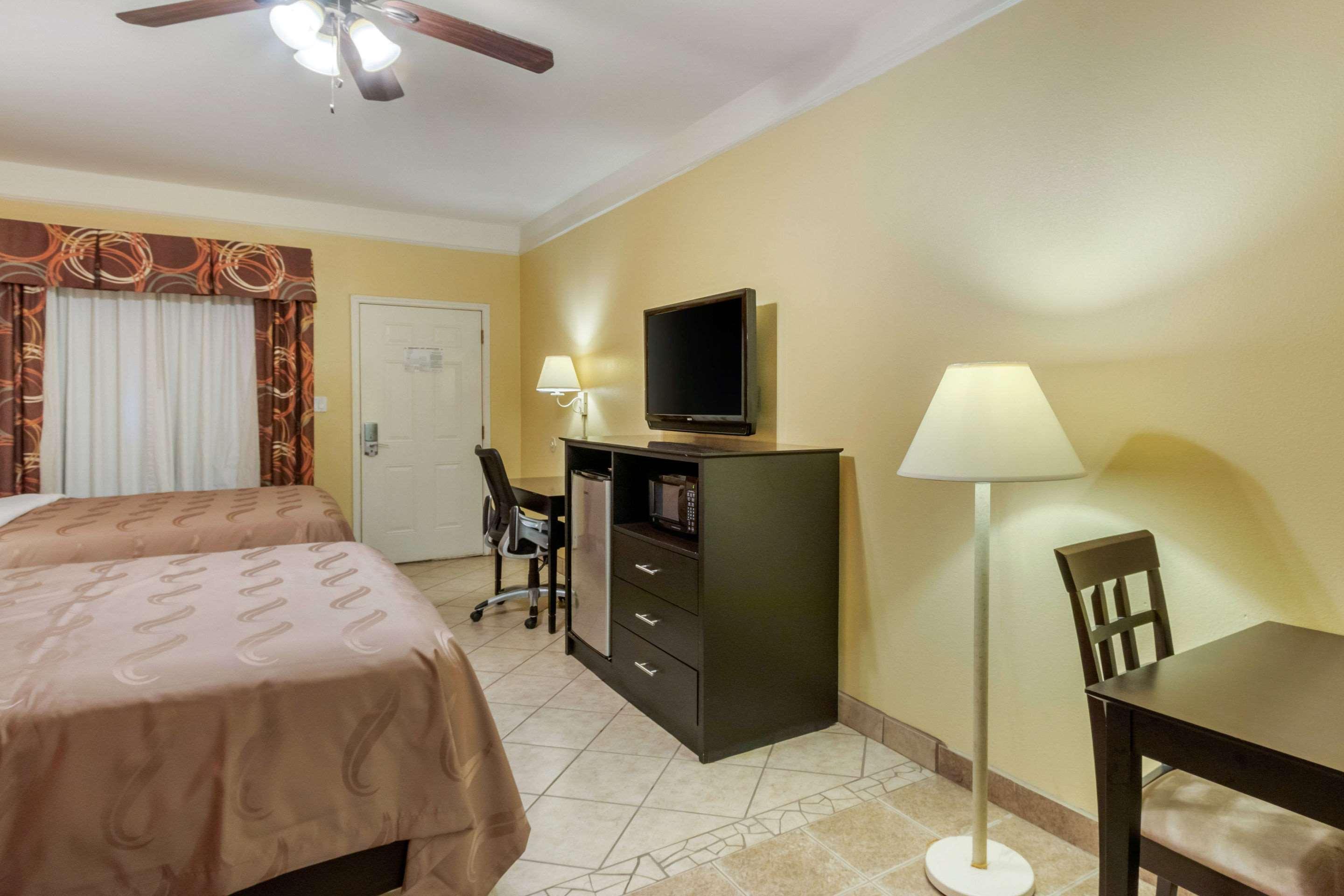 Quality Inn & Suites At The Outlets Mercedes-Weslaco Eksteriør billede