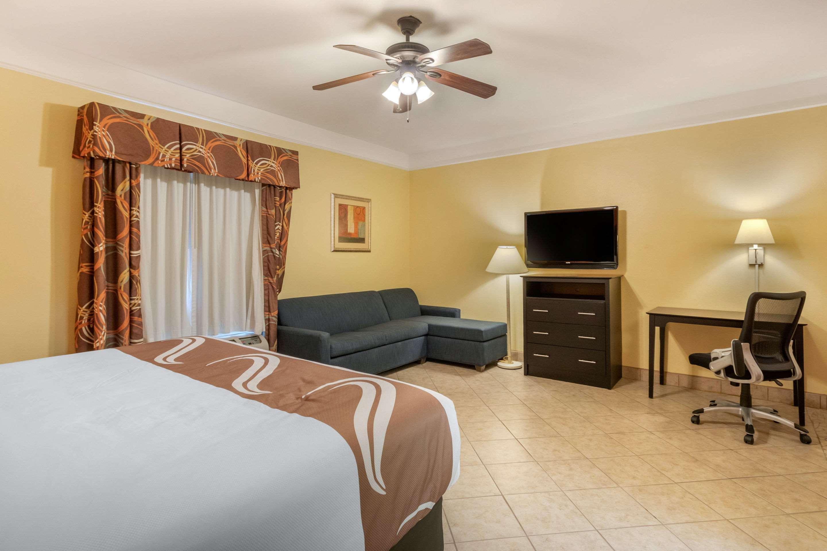 Quality Inn & Suites At The Outlets Mercedes-Weslaco Eksteriør billede