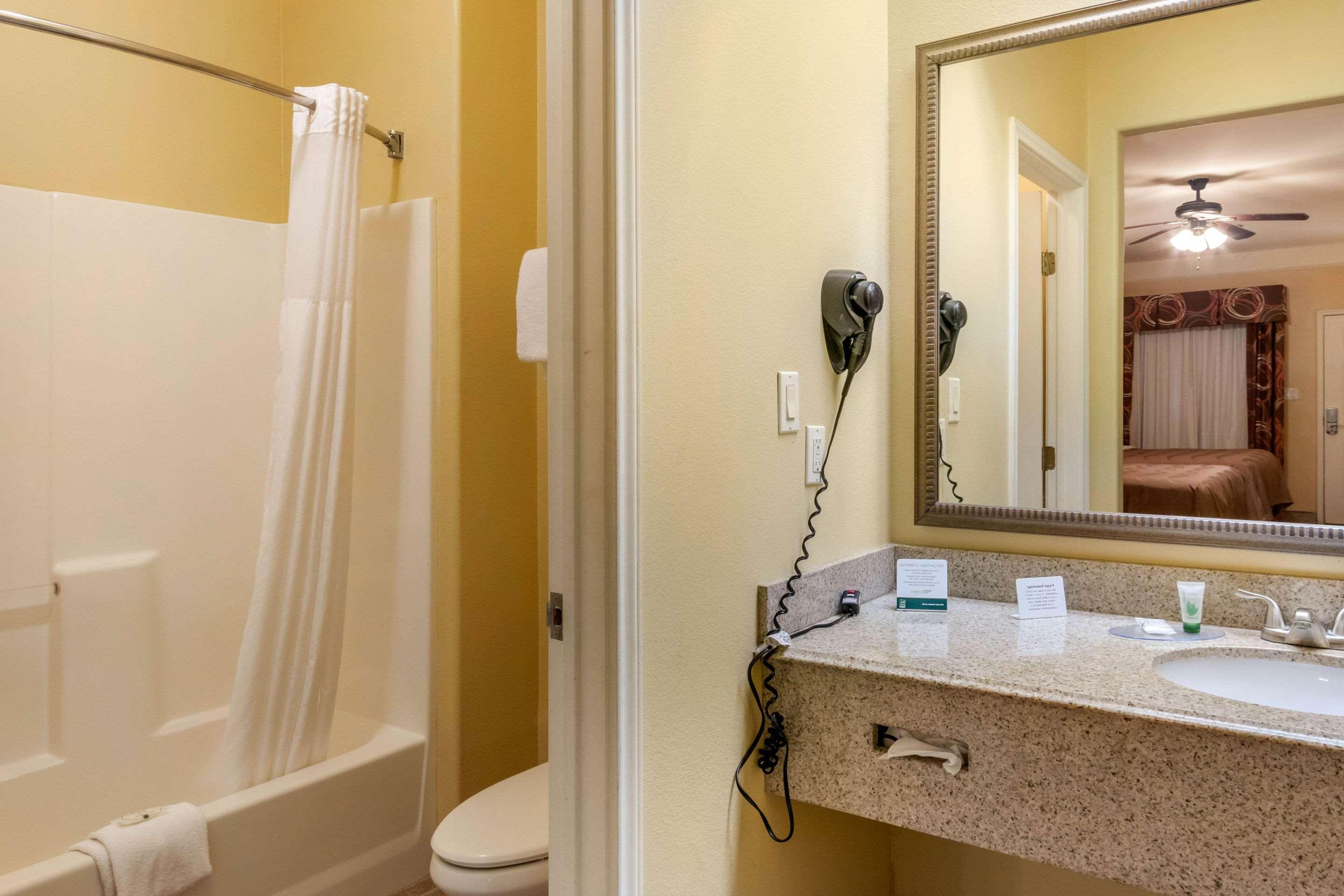 Quality Inn & Suites At The Outlets Mercedes-Weslaco Eksteriør billede