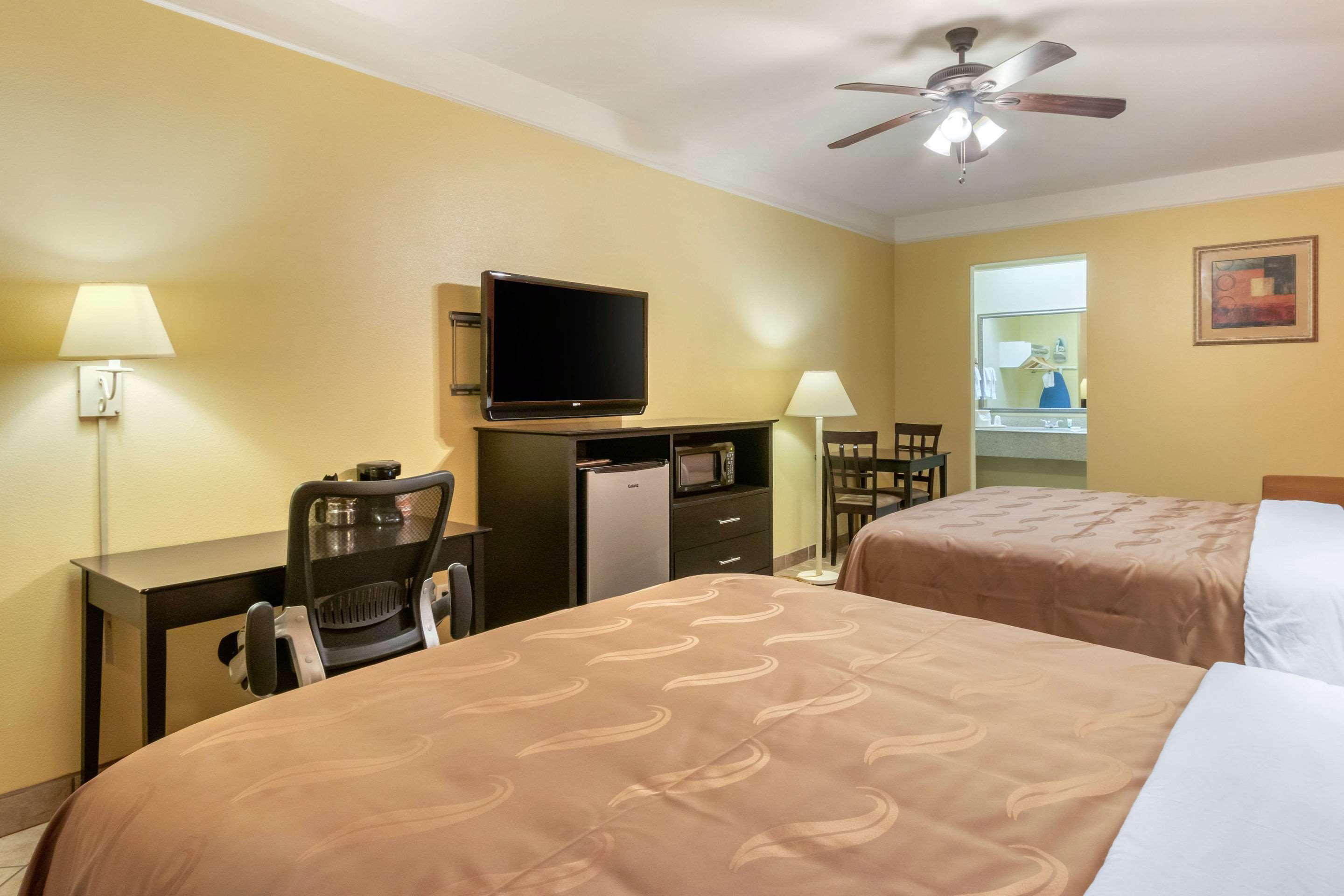 Quality Inn & Suites At The Outlets Mercedes-Weslaco Eksteriør billede