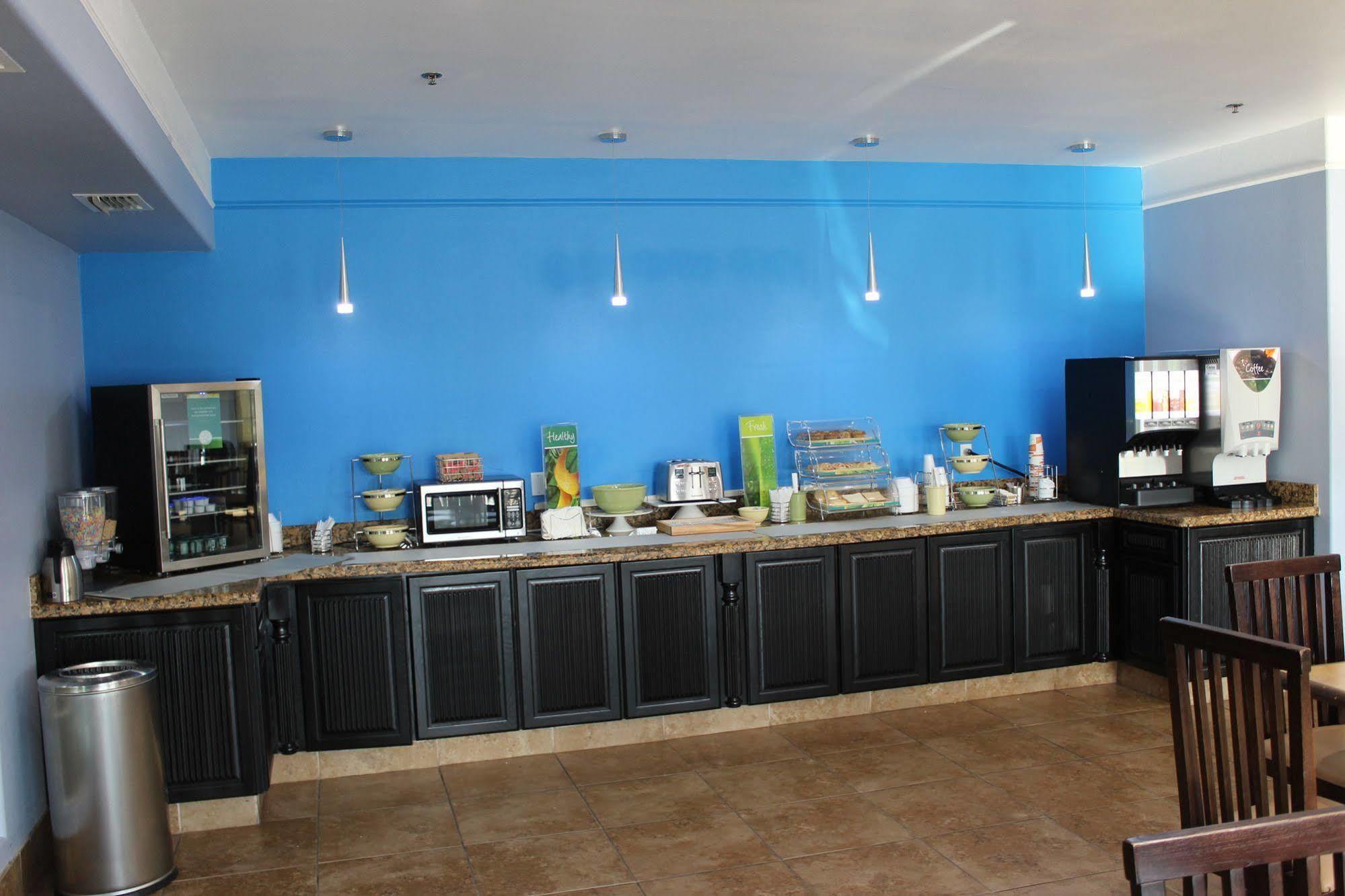 Quality Inn & Suites At The Outlets Mercedes-Weslaco Eksteriør billede