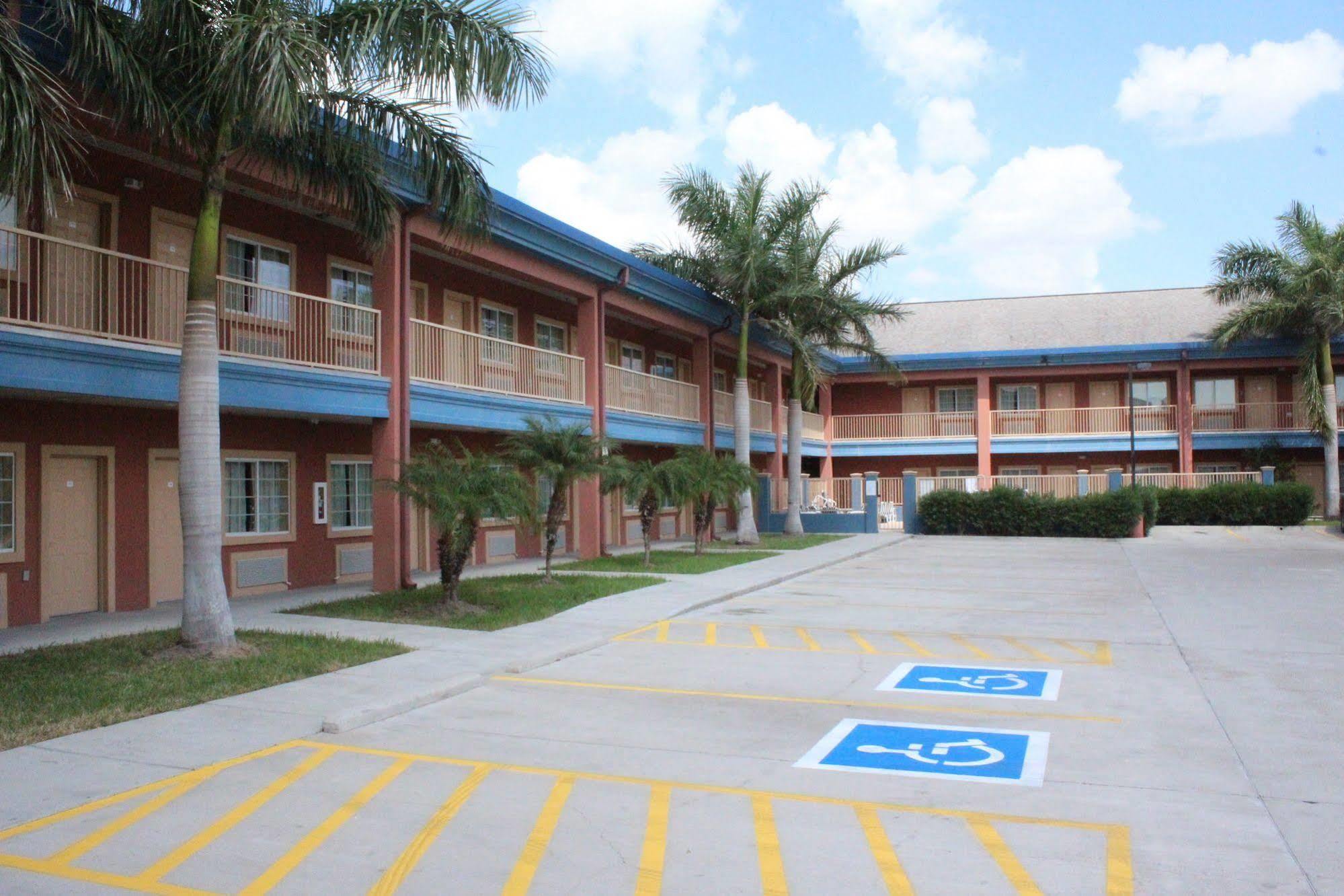 Quality Inn & Suites At The Outlets Mercedes-Weslaco Eksteriør billede